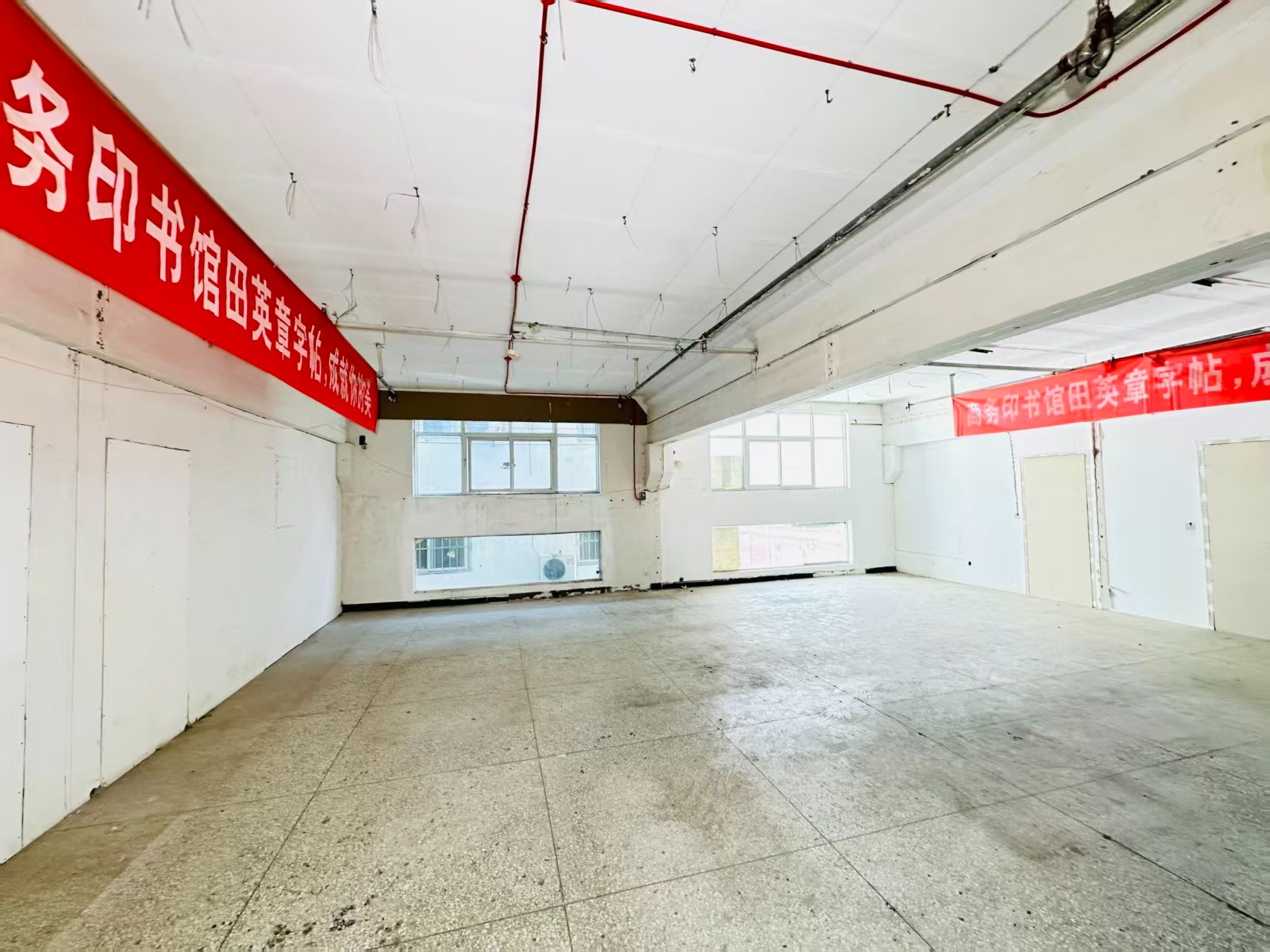 安康路建议再强化“人工智能算力中心、AI应用孵化、数字经济示范园”等产业概念，会更符合产业园招商语言